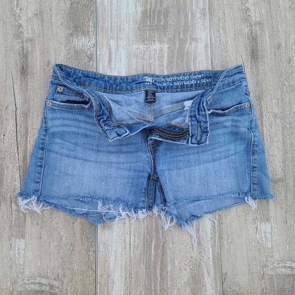 Gap boyfriend jean shorts - Picture 3 of 8